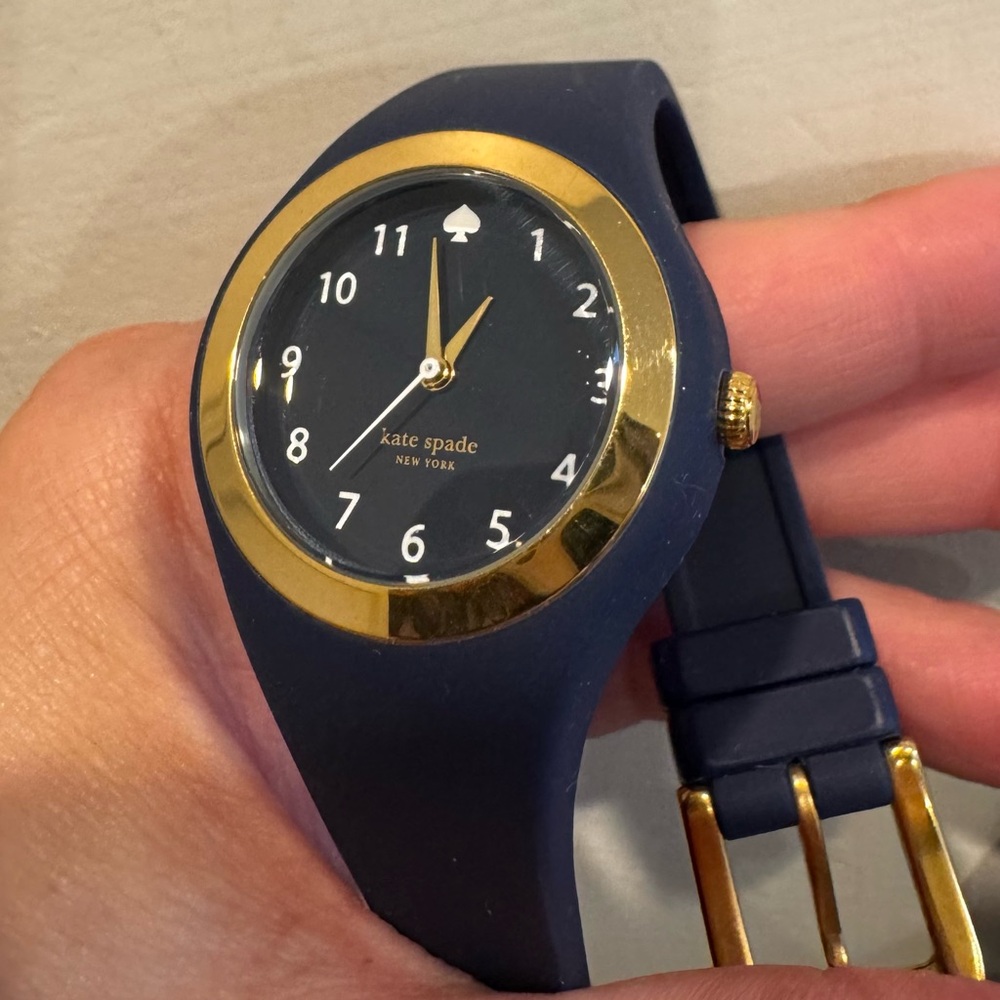 kate spade women’s watch, gold tone with navy blue silicone strap - Picture 10 of 10